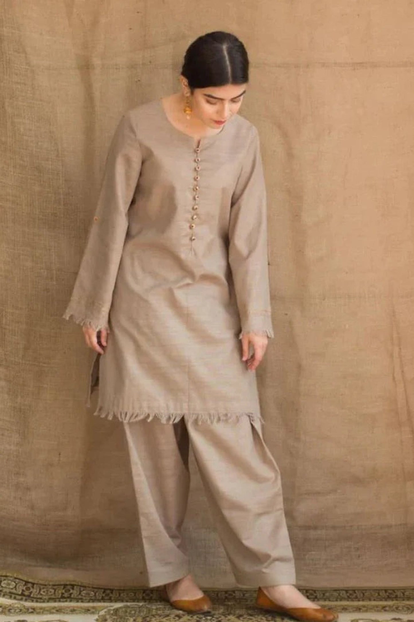 HL545-Winter 3PC khaddar suit with Embroidered Shawll
