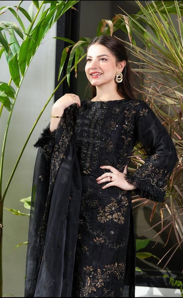 HL005-NISA - 3PC Lawn Embroidered Shirt With Chiffon Embroidered Dupatta