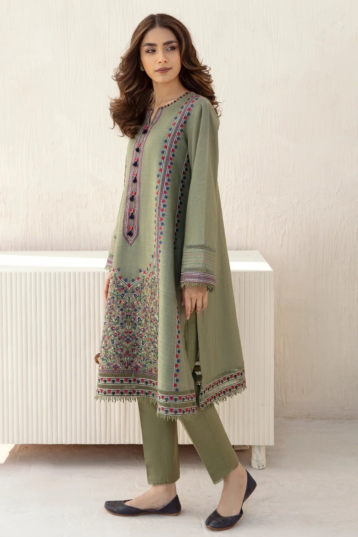 HL550-3pc Winter Embroidered khaddar Shirt With Bumble Wool Shawll