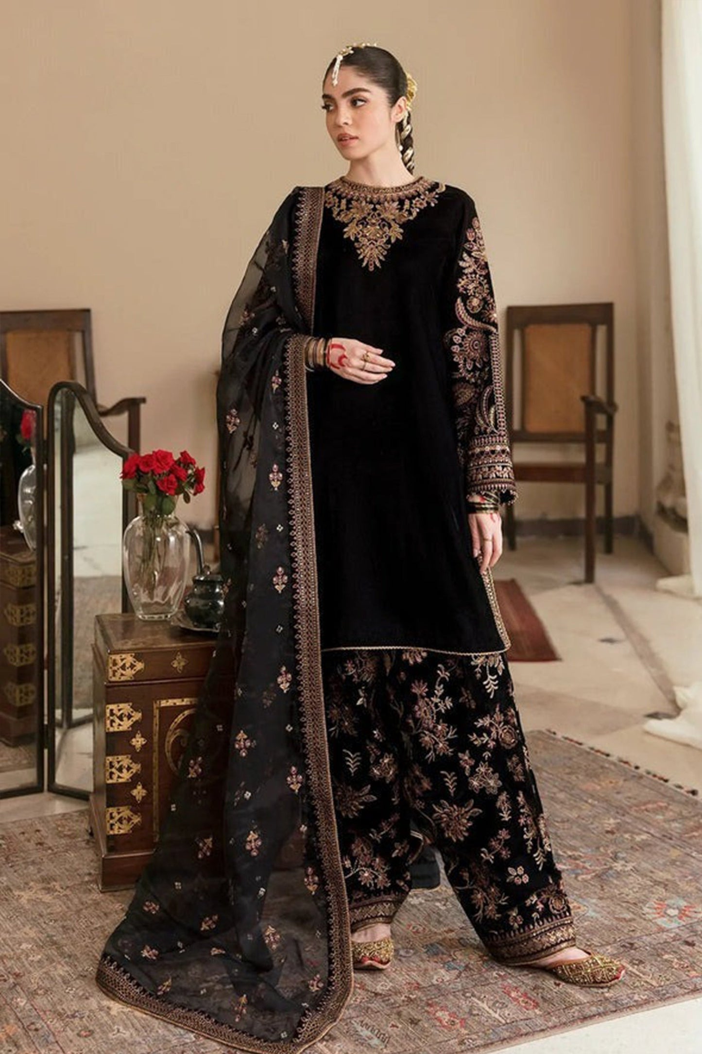HL563-Winter Embroidered Velvet Dress With Organza Embroidered Dupatta