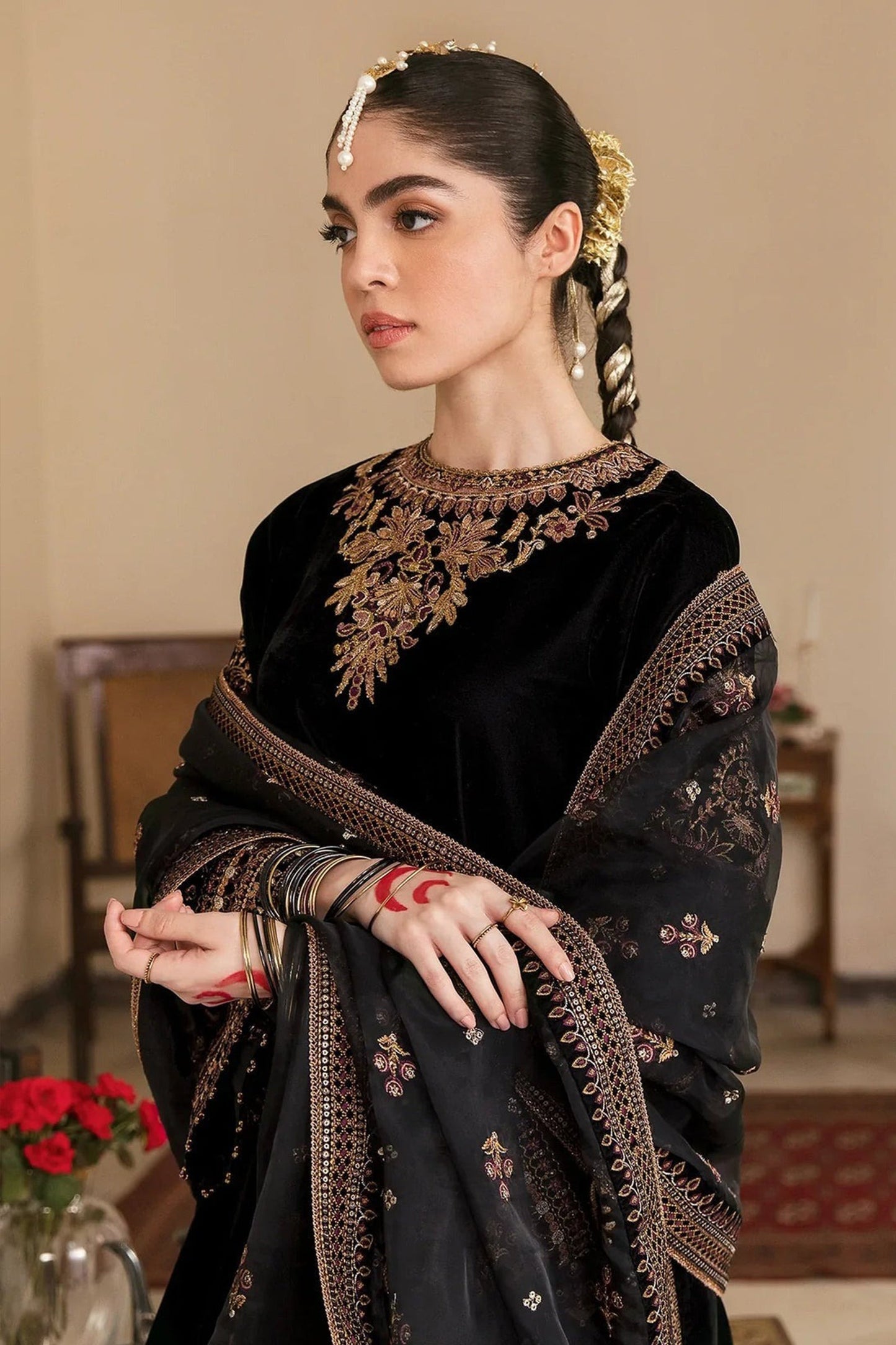 HL563-Winter Embroidered Velvet Dress With Organza Embroidered Dupatta