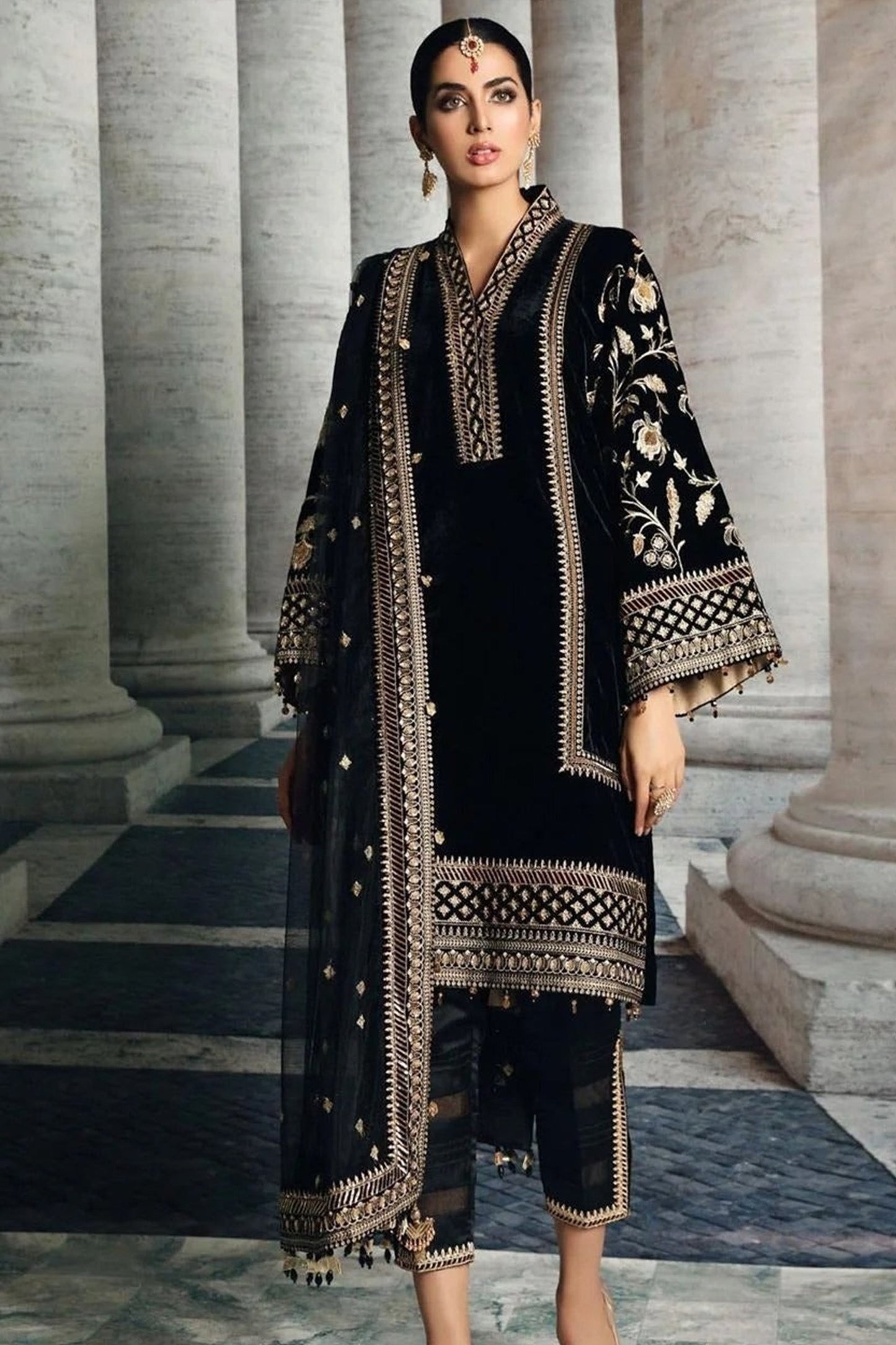 HL822 -WINTER Velvet Embroidered with Embroidered duppatta Winter Collection